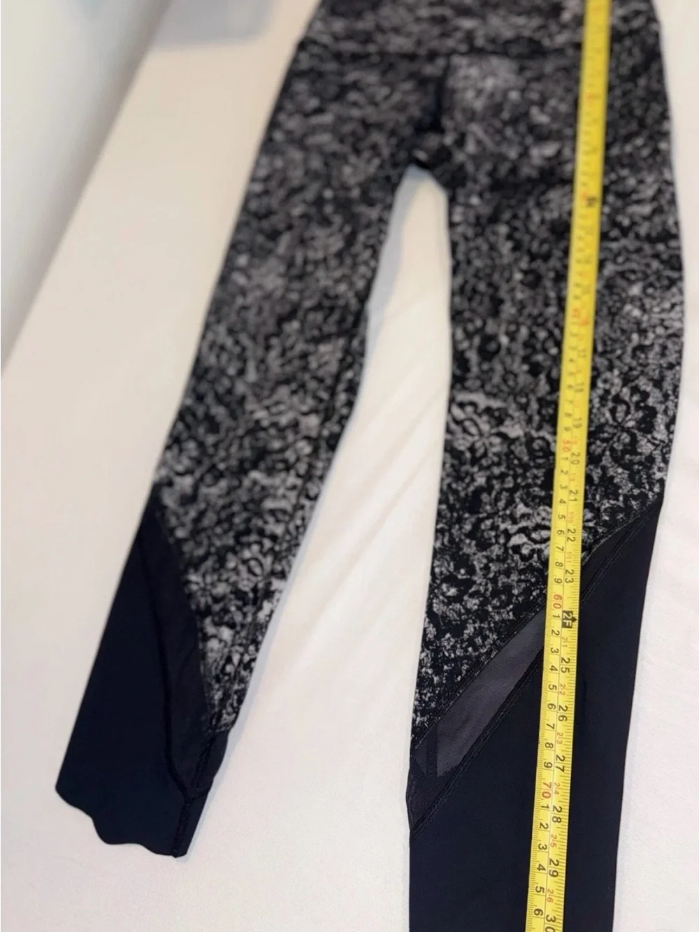 lululemon athletica Women Black & White Floral-Print High-Rise Leggings Size 6/S
